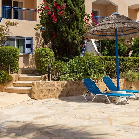 Regina Gardens Lovely Apartment Paphos Exterior photo