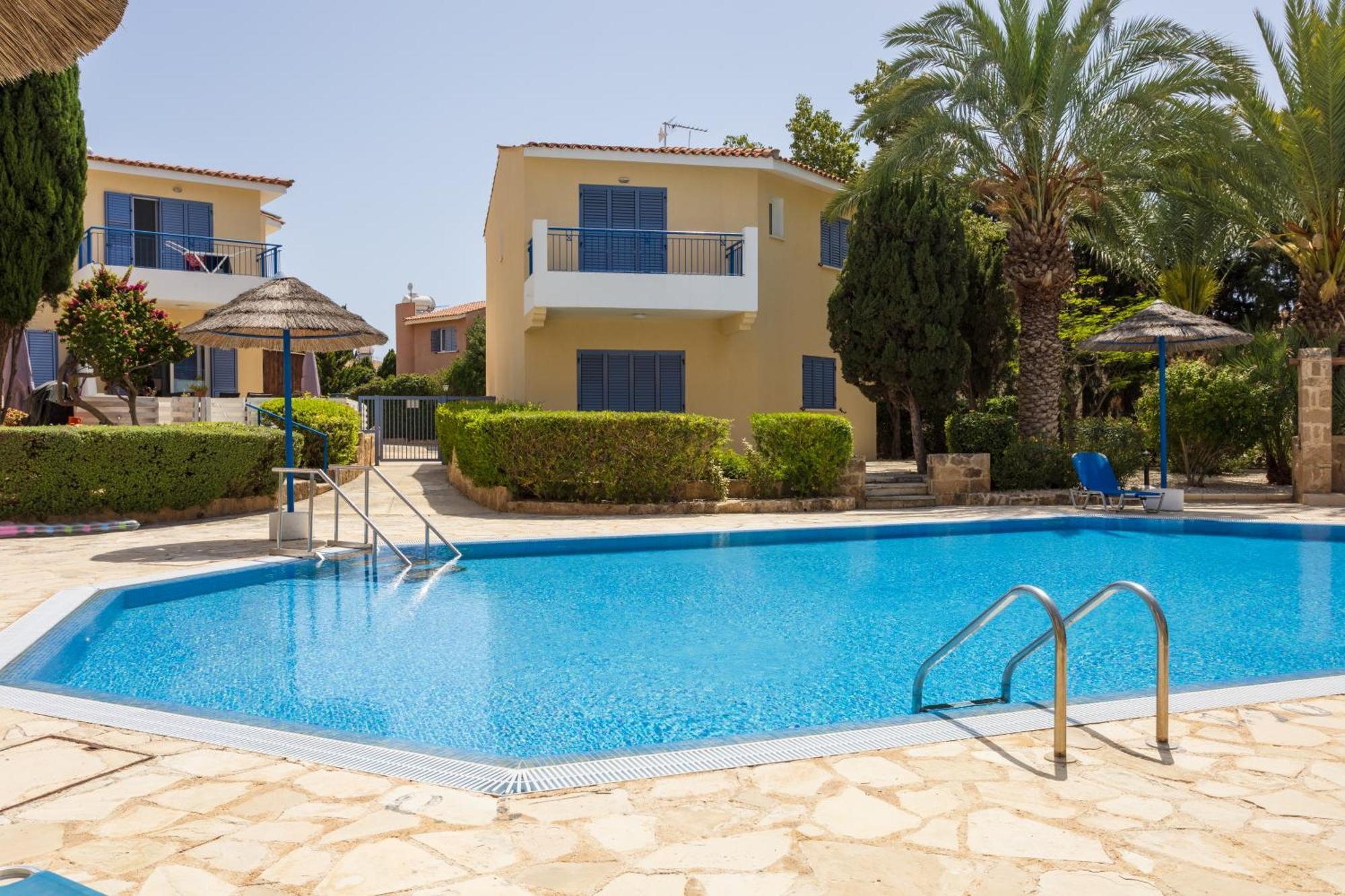 Regina Gardens Lovely Apartment Paphos Exterior photo